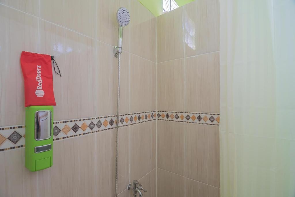 Субанг: RedDoorz Syariah near Museum Wisma Karya Subang