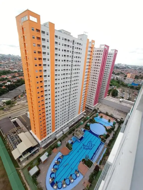Джакарта: Apartment Green Pramuka City by Vincent