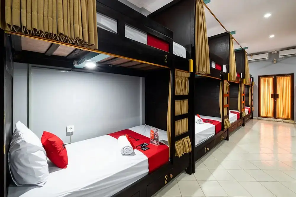 Кута: RedDoorz Hostel near Trans Studio Mall