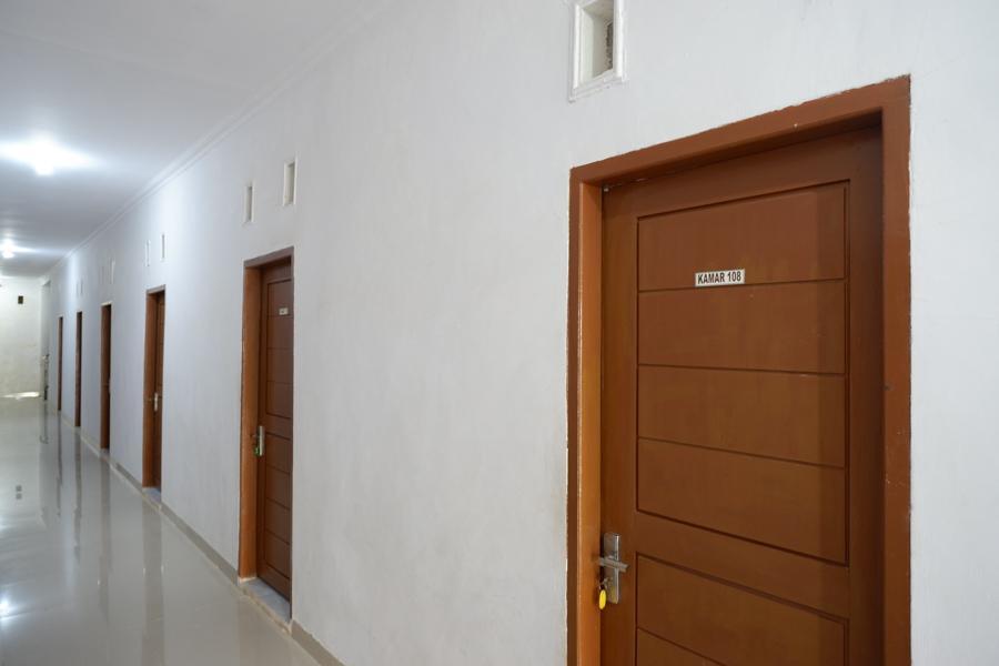 Мамуджу: RedDoorz near Pasar Baru Mamuju