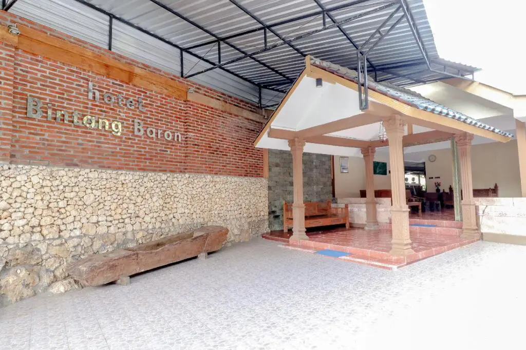 Парангтритис: Hotel Bintang Baron