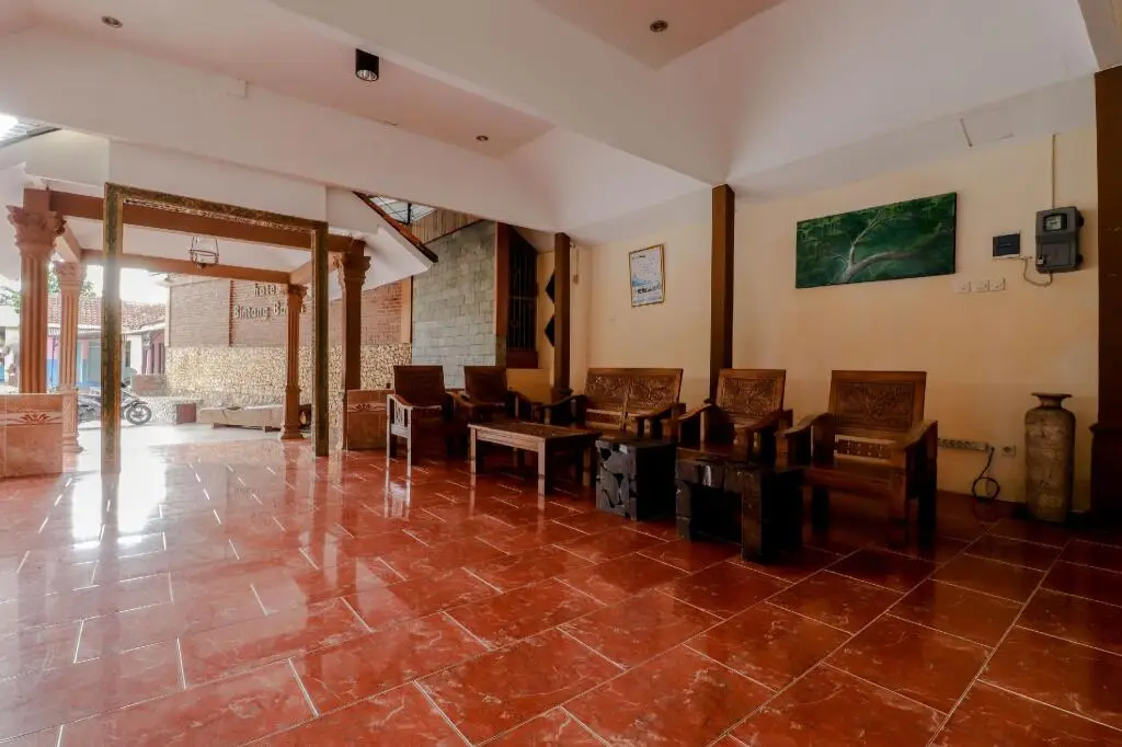 Парангтритис: Hotel Bintang Baron