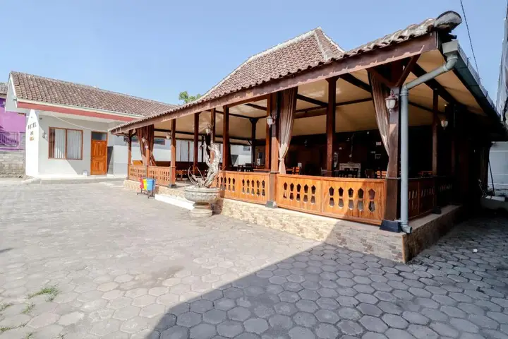 Вoнoсари: Griya Limasan Hotel