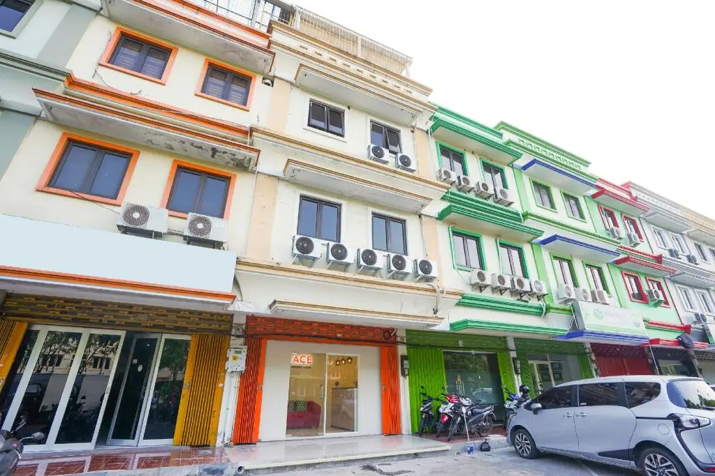Сурабая: Ace Business Hotel Galaxy Syariah