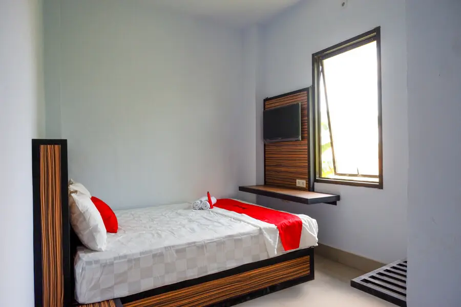 Кендари: RedDoorz near Taman Kota Kendari