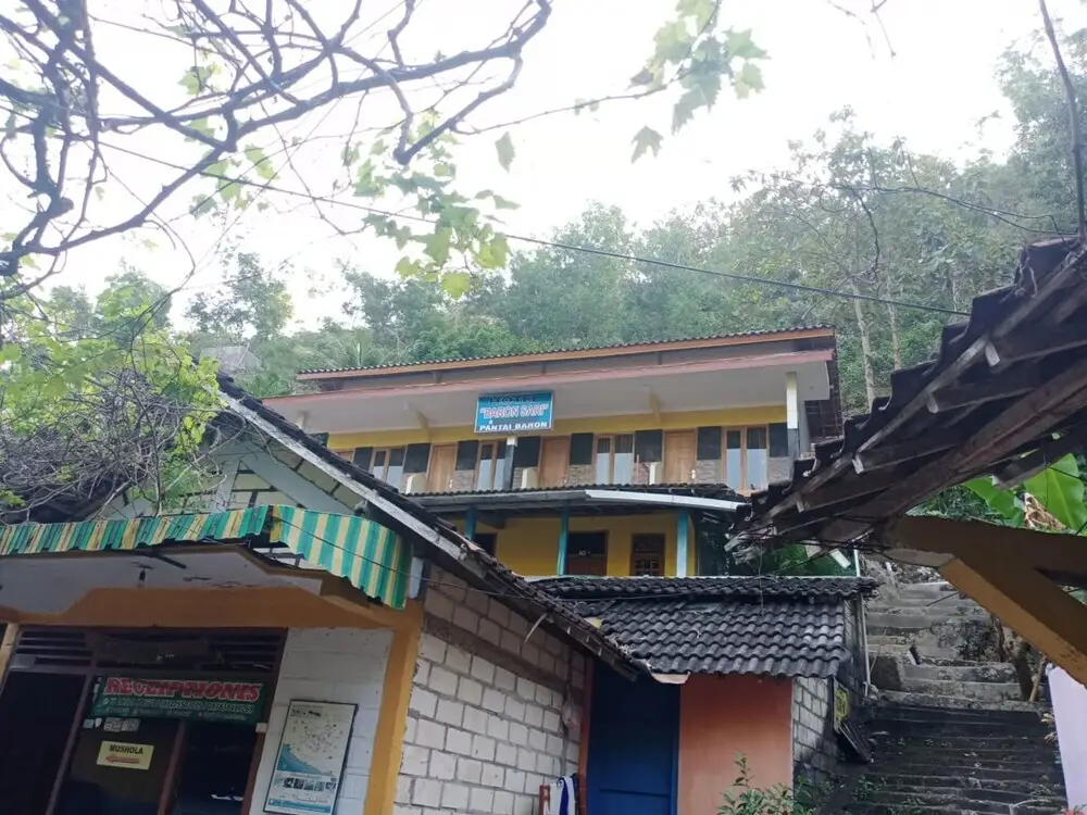 Парангтритис: Homestay Baronsari