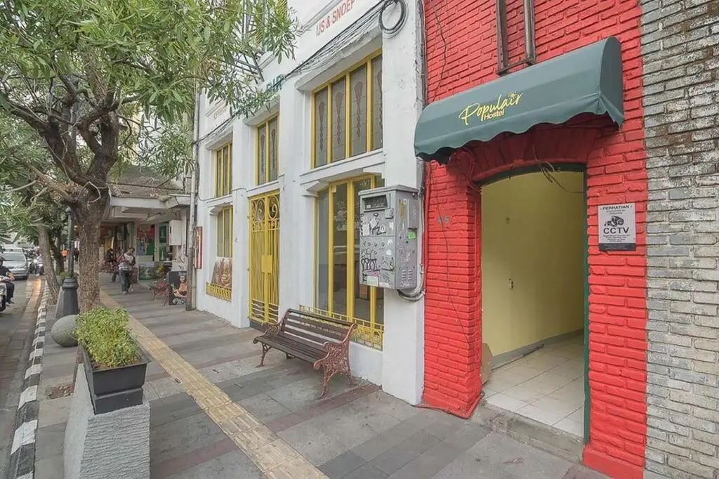 Бандунг: RedDoorz Hostel near Braga Citywalk