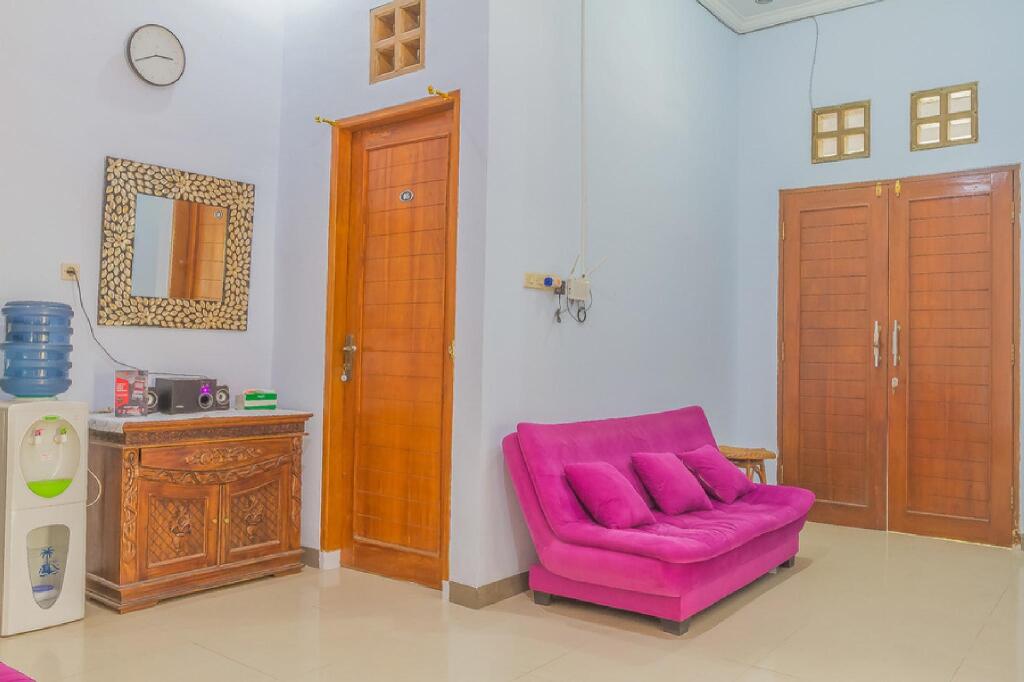 Чиребон: RedDoorz Syariah @ Puri Kalijaga Street