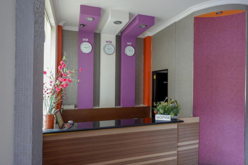Паре-Паре: RedDoorz near Monumen Habibi Ainun
