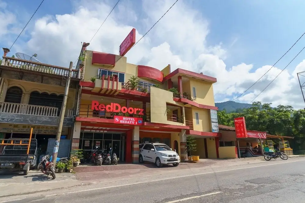RedDoorz @ Parapat — фото 1