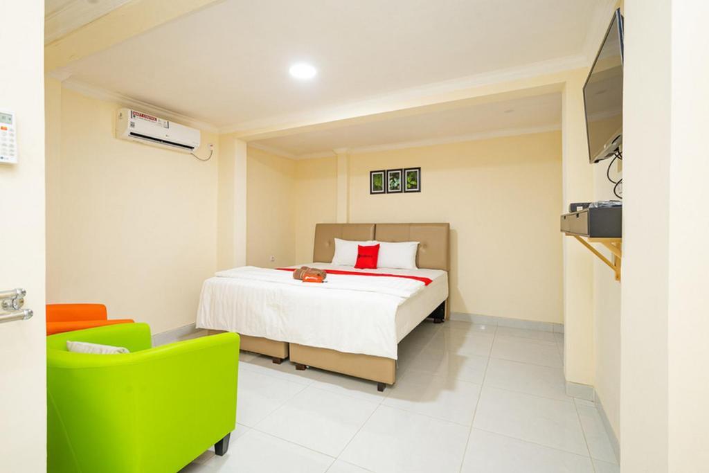 Богор: RedDoorz Syariah near Exit Toll Ciawi