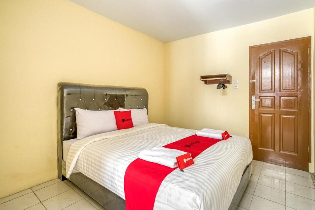 Медан: RedDoorz Plus near RSUD Dr. Pirngadi Medan 2