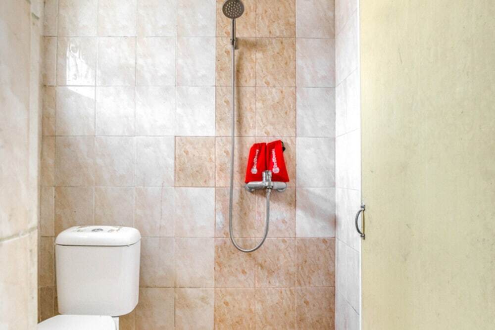 Медан: RedDoorz Plus near RSUD Dr. Pirngadi Medan 2