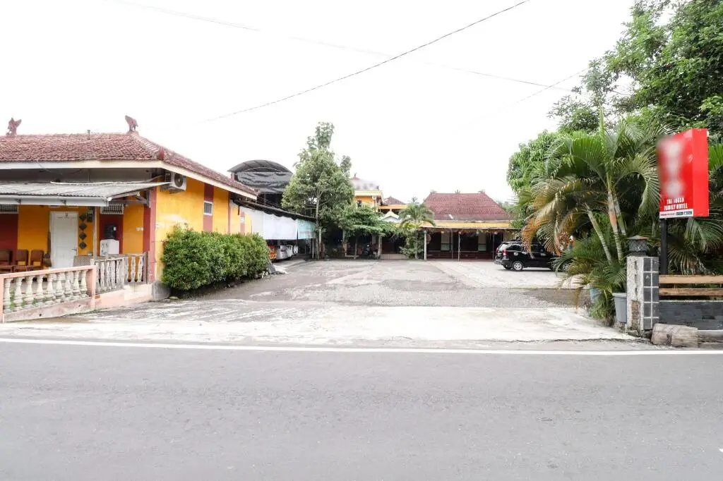 Боробудур: The Joglo Family Hotel