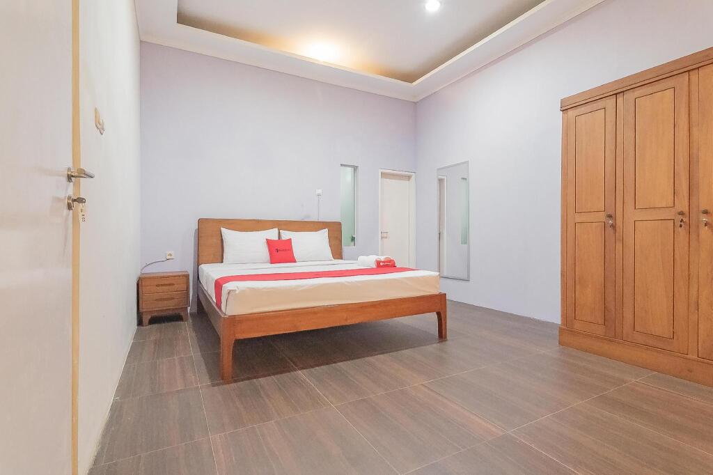 RedDoorz Resort Syariah @ Idelansia Homestay Ciater — фото 1