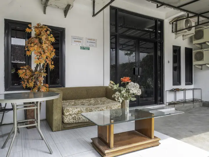Караванг: OYO 2391 Baladewa Residence Syariah