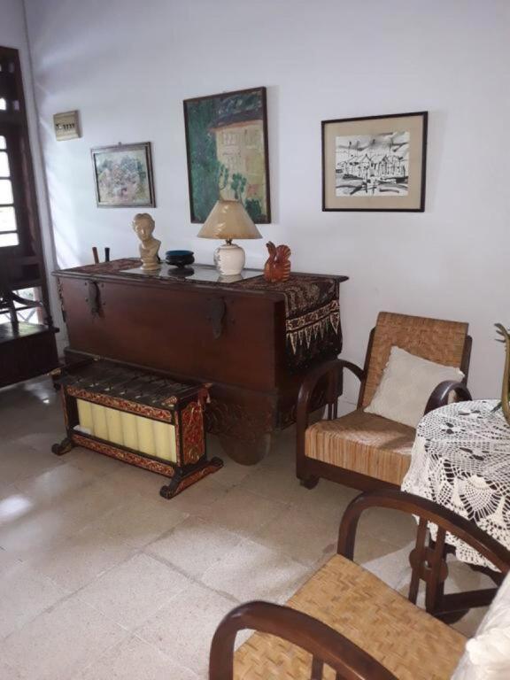 Депок: Aty Noor Homestay