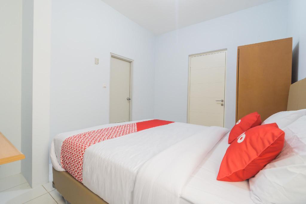 Куруг: OYO 2110 Rotterdam Guest House Syariah
