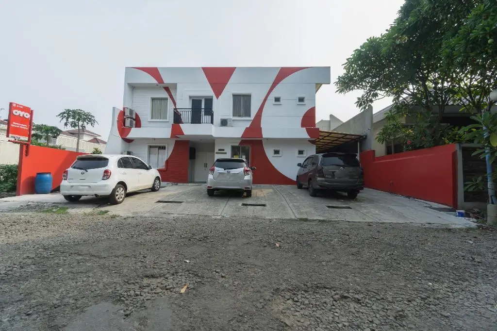 Куруг: OYO 2110 Rotterdam Guest House Syariah