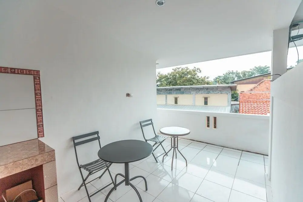 Депок: OYO 2229 Dolfie Residence