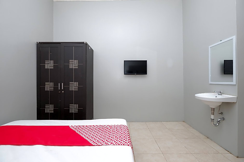 Суракарта: OYO 2737 D'kost