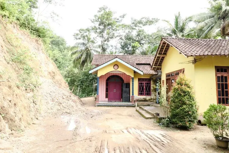 Харготирто: Kasmiyem Homestay