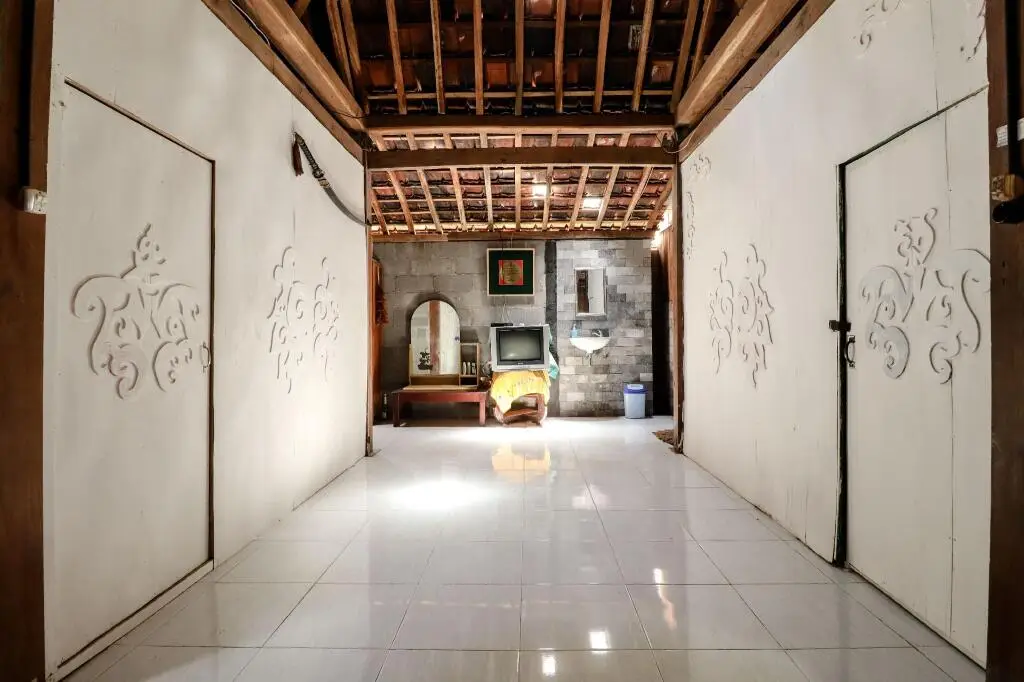 Харготирто: Segajih Central Stay and Education