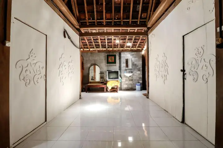 Харготирто: Segajih Central Stay and Education