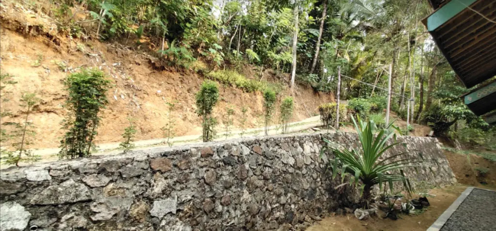 Харготирто: Sutrisno Homestay