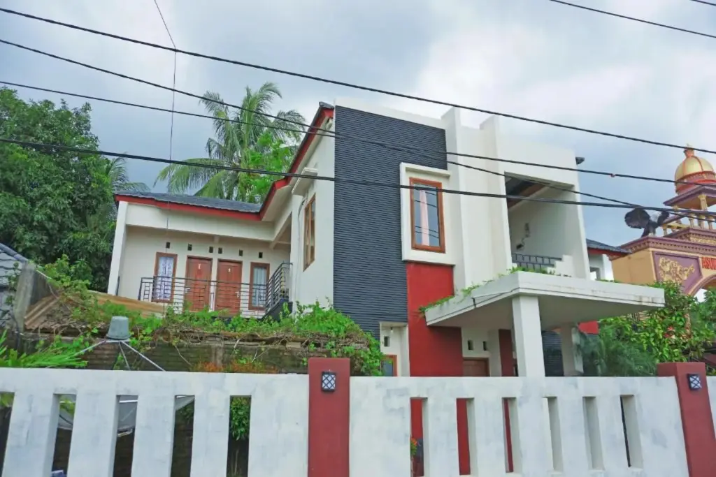 Танджунгджая: OYO 2860 The Castury Homestay Syariah