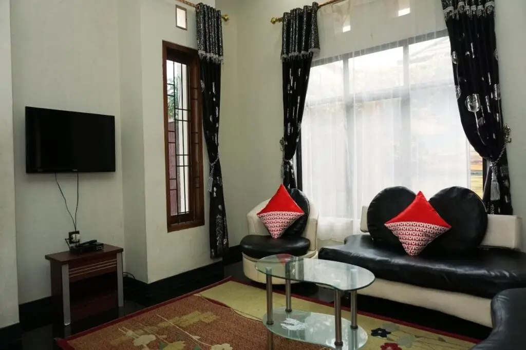 Танджунгджая: OYO 2860 The Castury Homestay Syariah