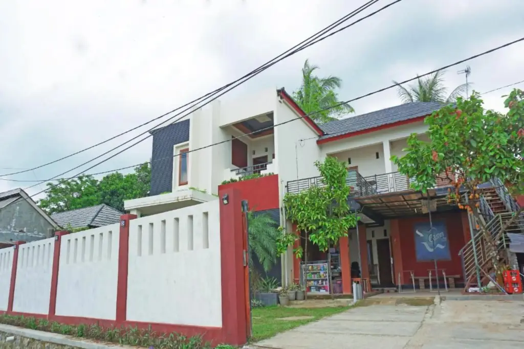 Танджунгджая: OYO 2860 The Castury Homestay Syariah
