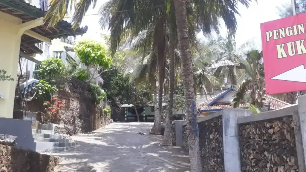 Батуретно: Greenhouse at Pantai Kukup
