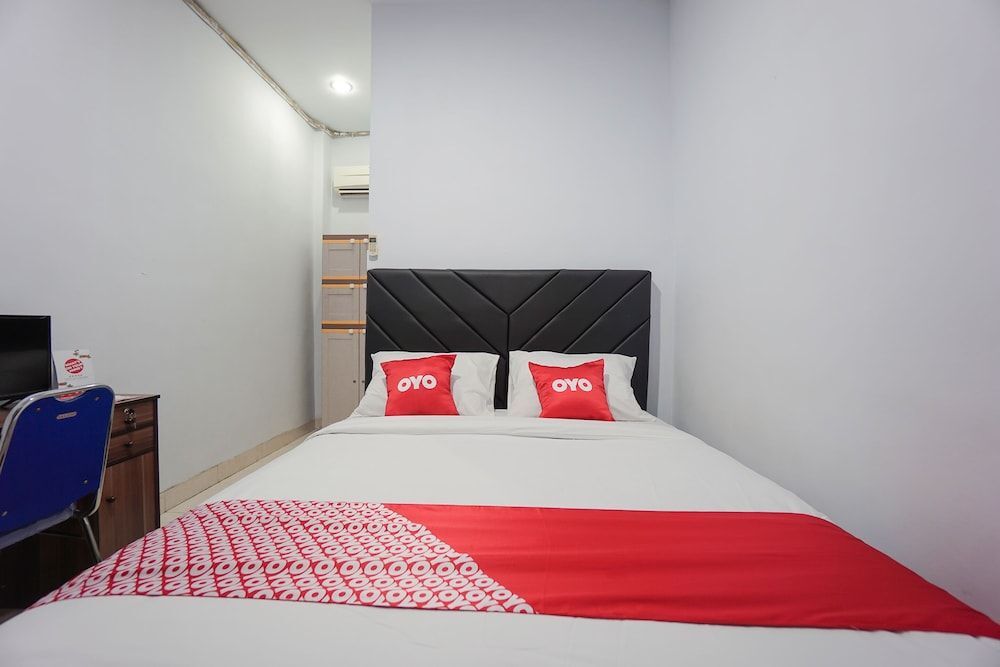 Вори: OYO 2566 Putri Kesia Rooms