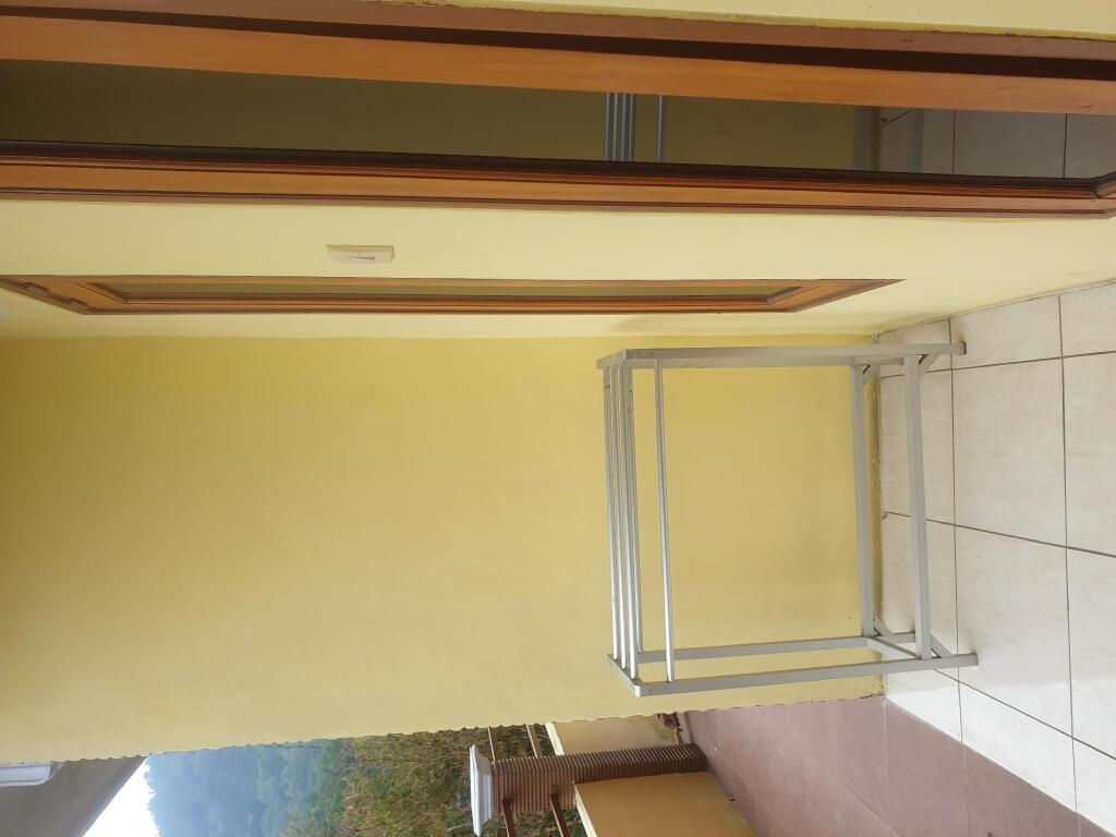 Бату: Villa Bugenville Songgoriti