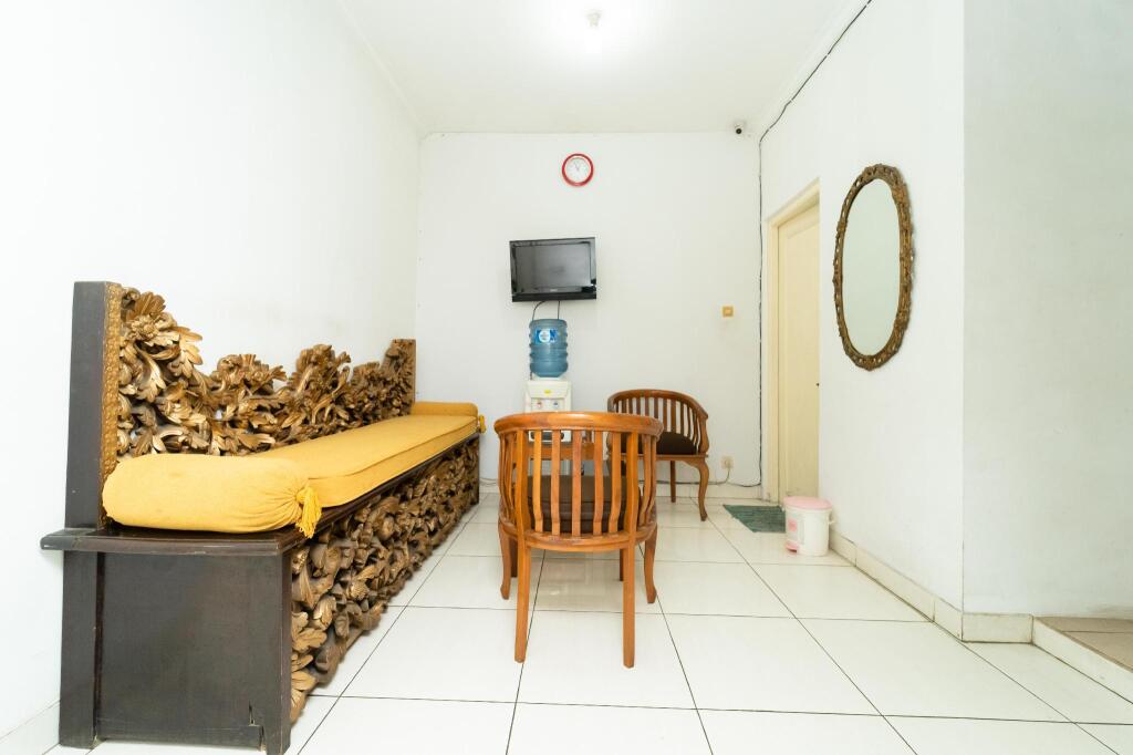 Джакарта: KoolKost Syariah near RS. Bhayangkara Pondok Pinang (Female Only)