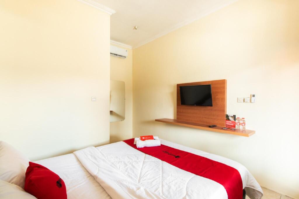 Батуретно: RedDoorz @ Raya Janti Yogyakarta