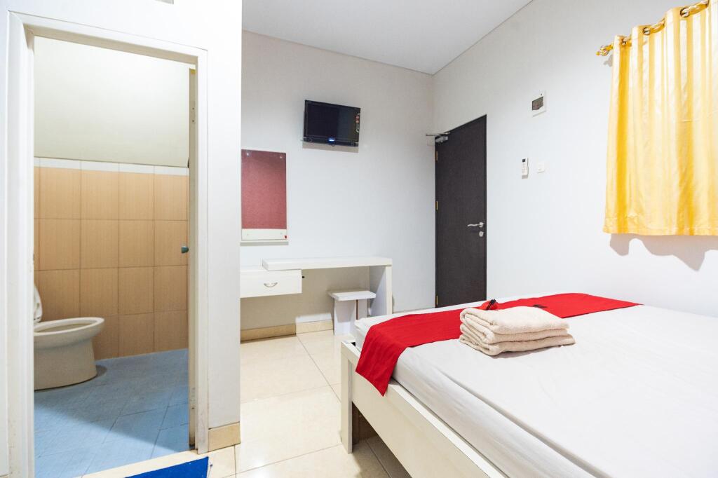 Манадо: RedDoorz Plus @ Jalan Pumorow Manado