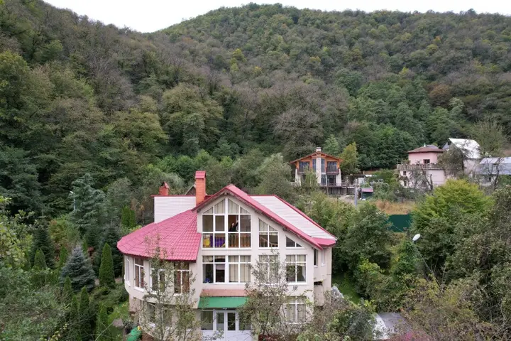 Красная Поляна: Частный дом Аметис в живописных горах Красной Поляны