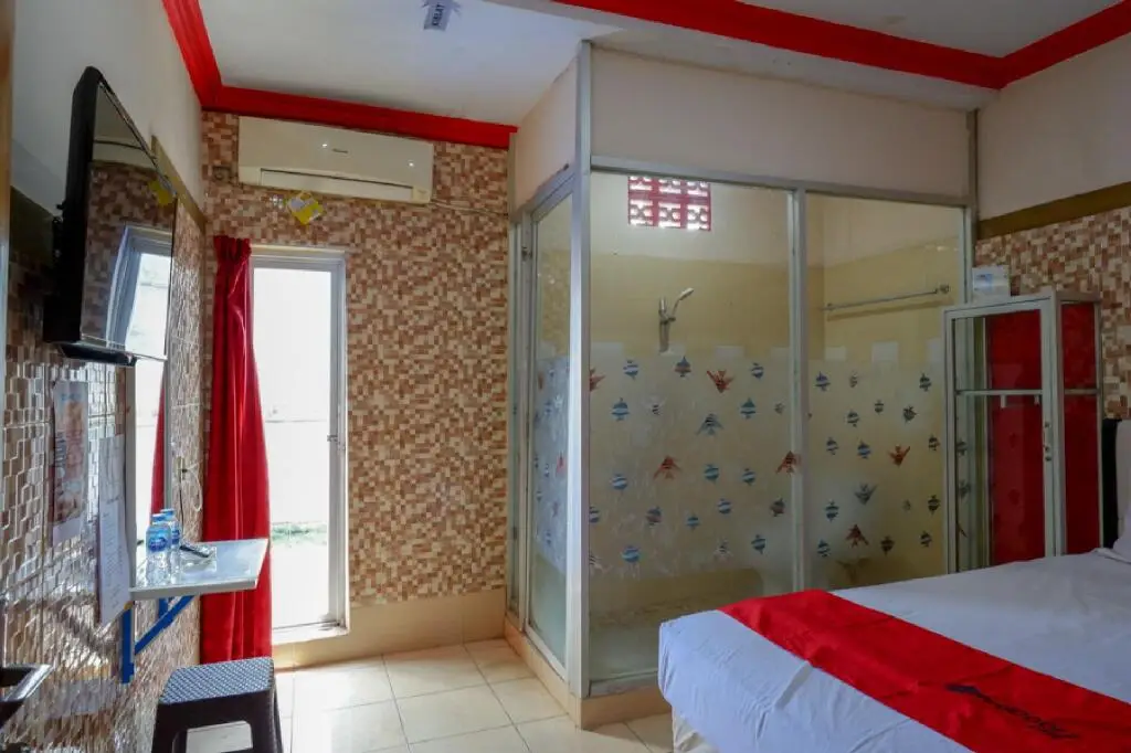 Кендари: RedDoorz near Kendari Beach 2