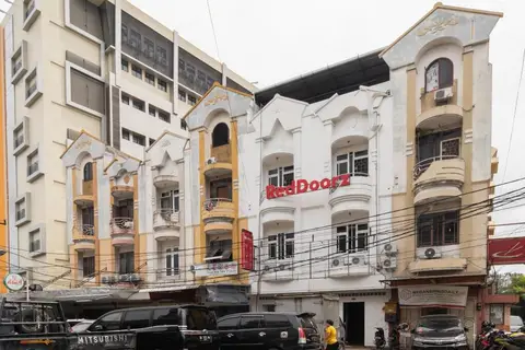 RedDoorz near Sun Plaza Medan 2 — фото 1