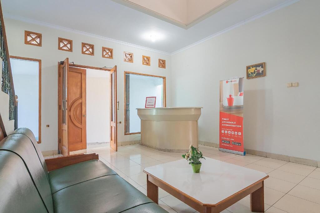 Чиребон: RedDoorz @ Pemuda Street Cirebon