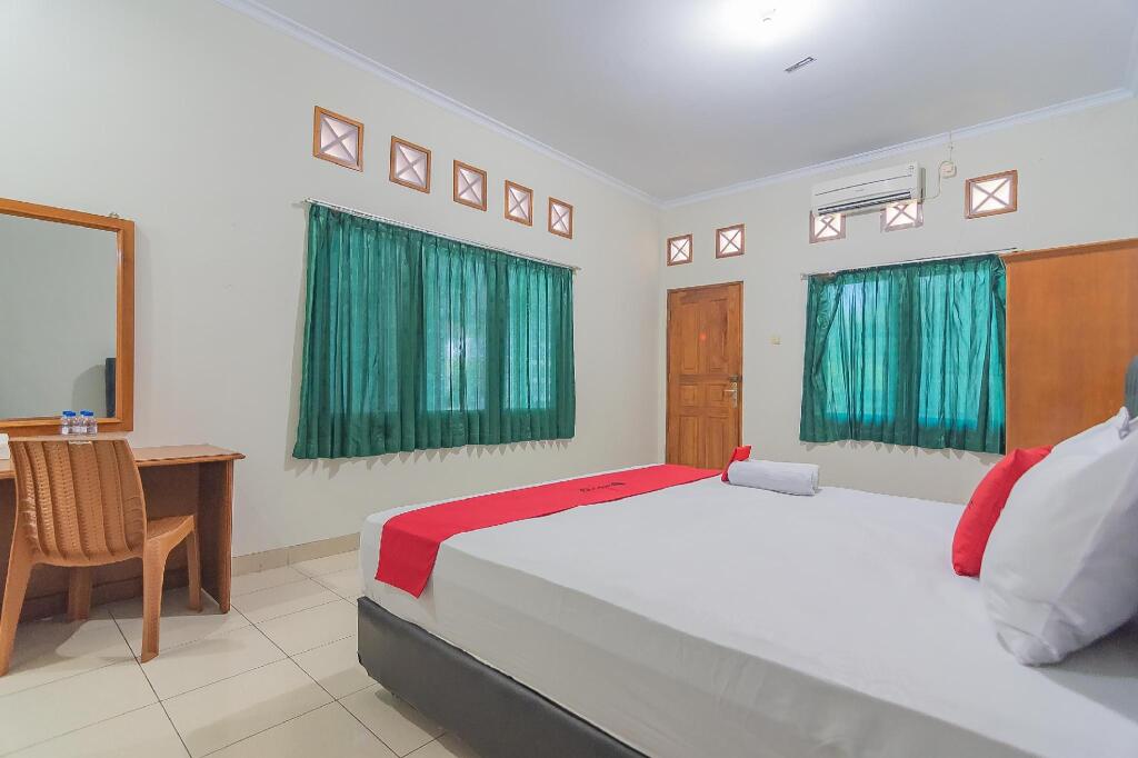 Чиребон: RedDoorz @ Pemuda Street Cirebon