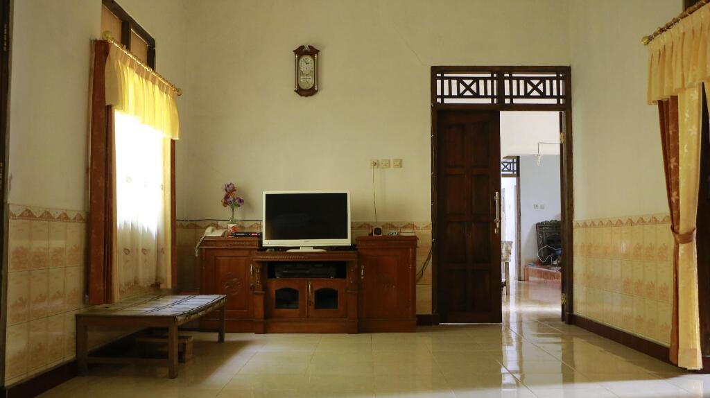 Харготирто: Sutriyanto Homestay