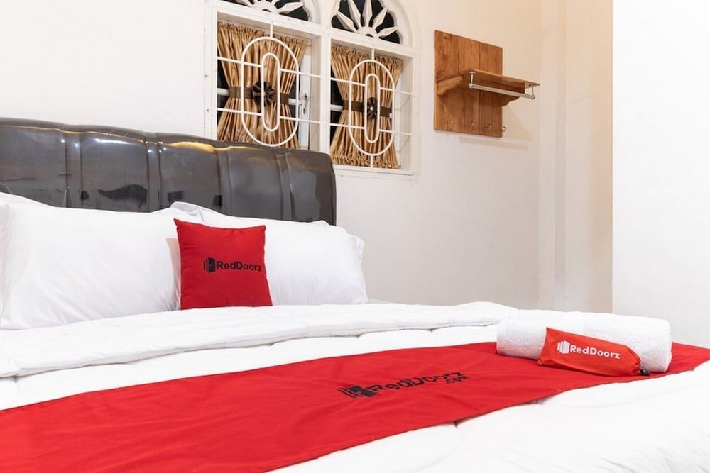 Медан: RedDoorz @ Medan Johor