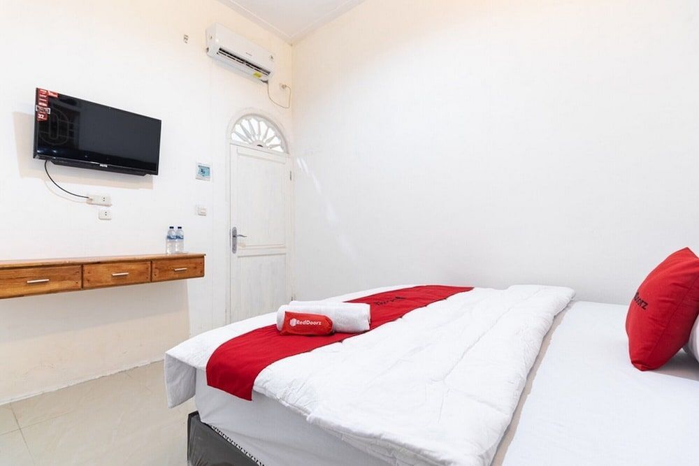 Медан: RedDoorz @ Medan Johor