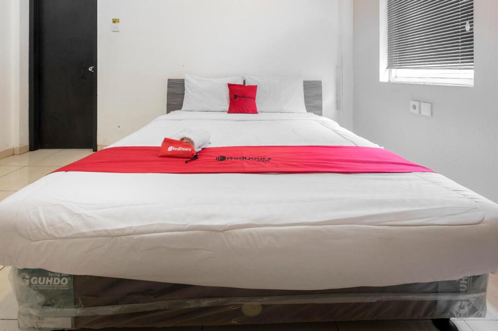 Сурабая: RedDoorz near T1 Juanda Airport