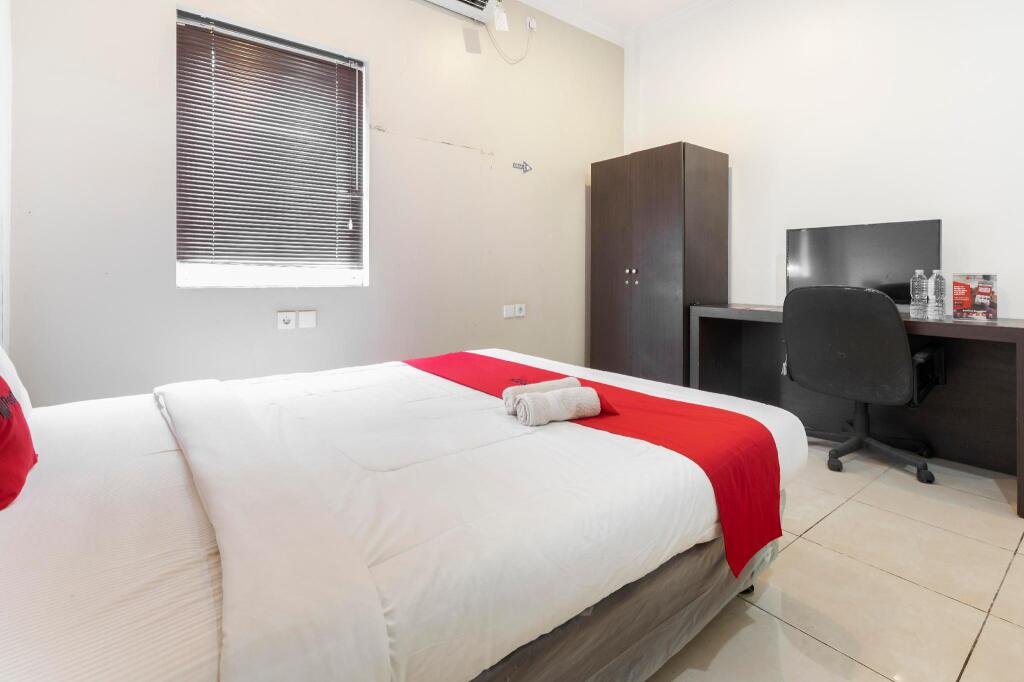 Сурабая: RedDoorz near T1 Juanda Airport