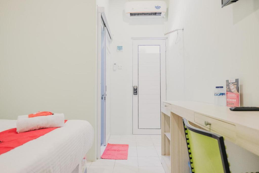 Бандар-Лампунг: RedDoorz @ Jalan Pangeran Antasari Lampung 2