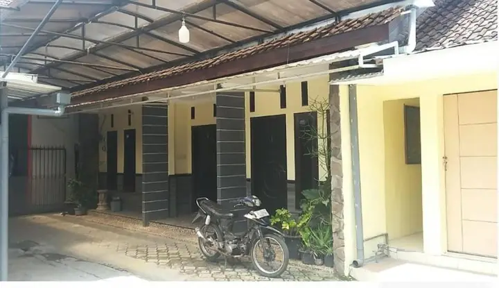Бату: Rosi Homestay